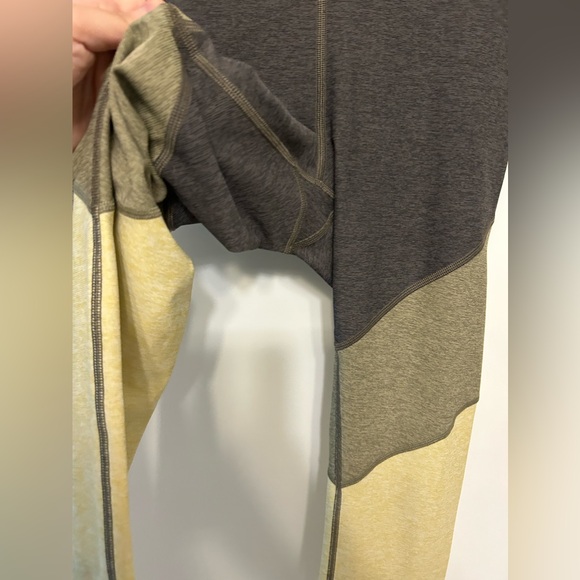 Outdoor Voices 7/8 Springs Leggings in Olive/Willow - Picture 8 of 10